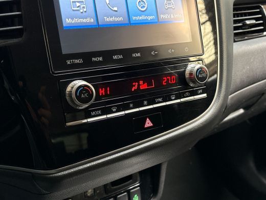 Mitsubishi Outlander Sport 2.4 PHEV Sport Automaat 225Pk (APPLE CARPLAY, CAMERA, CRUISE, STOELVERWARMING, TREKHAAK, LM VELGE... ActivLease financial lease