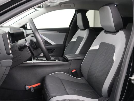 Opel Astra 1.6 Hybrid Business Edition | SOH 96% | Adaptive cruise | Navigatie | Camera | Full LED | Stuurve... ActivLease financial lease