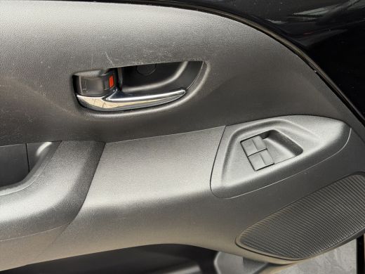 Peugeot 108 1.0 e-VTi Allure | Centrale deurvergrendeling met afstandsbediening | DAB ontvanger | Elektrische... ActivLease financial lease