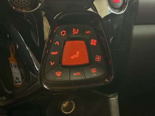 Peugeot 108 1.0 e-VTi Allure | Centrale deurvergrendeling met afstandsbediening | DAB ontvanger | Elektrische... ActivLease financial lease