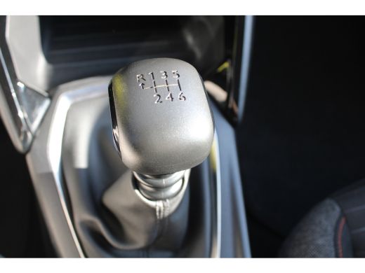 Peugeot 2008 1.2 PureTech Active | Navi by app | Bluetooth | All season | Parkeersensoren | 1e Eigenaar | 91.0... ActivLease financial lease