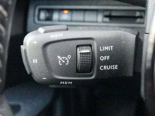 Peugeot 3008 1.2 PureTech 130PK Active Pack | CAMERA | APPLE CARPLAY / ANDRIOD AUTO | PARKEERSENSOREN V+A | LM... ActivLease financial lease