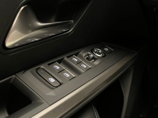 Peugeot 3008 1.6 plug-in Hybrid 195 GT Direct Beschikbaar! | Navigatie | Climate | Apple Carplay/Android | 360... ActivLease financial lease