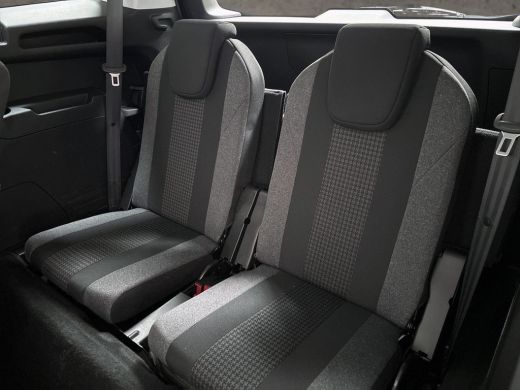 Peugeot 5008 1.2 PureTech Sport 7 Persoons Automaat (APPLE CARPLAY, GROOT NAVI, 360 CAMERA, TREKHAAK, SPORTSTO... ActivLease financial lease