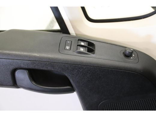 Peugeot Boxer L2H2 DUBBEL CABINE 7 personen IMPERIAAL Peugeot Boxer L2H2 DUBBEL CABINE 7 personen met IMPERIAAL ActivLease financial lease