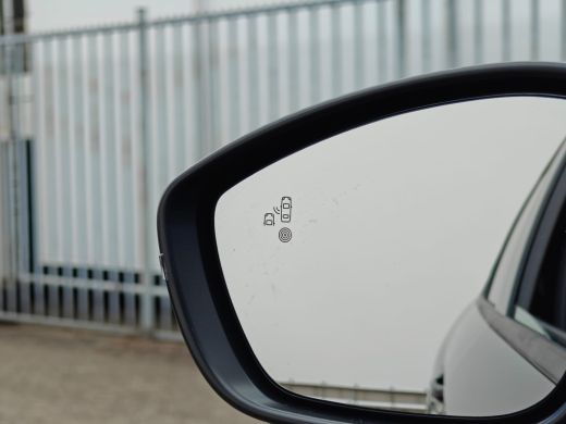 Peugeot e-208 GT | Adaptieve cruise control met Stop&Go functie | Elektrische parkeerrem | Elektrische parkeerrem ActivLease financial lease