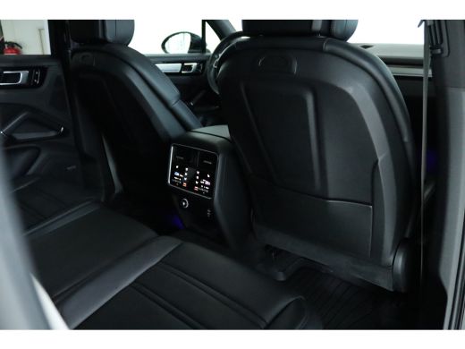 Porsche Cayenne 3.0 E-Hybrid | SportDesign | Sportchrono | Nightvision | Stoelventilatie | Massage | HUD | Bose |... ActivLease financial lease