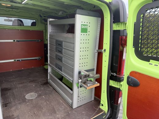 Renault Trafic 1.6 dCi / L1H1 / 1e EIG. / INRICHTING / TREKHAAK / AIRCO / CRUISE / LED / NAVI / 3-ZITS ActivLease financial lease