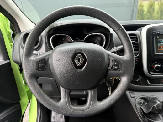 Renault Trafic 1.6 dCi / L1H1 / 1e EIG. / INRICHTING / TREKHAAK / AIRCO / CRUISE / LED / NAVI / 3-ZITS ActivLease financial lease