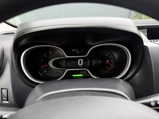 Renault Trafic 1.6 dCi / L1H1 / 1e EIG. / INRICHTING / TREKHAAK / AIRCO / CRUISE / LED / NAVI / 3-ZITS ActivLease financial lease