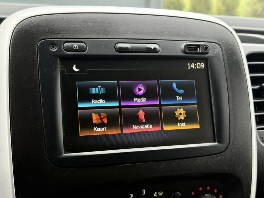 Renault Trafic 1.6 dCi / L1H1 / 1e EIG. / INRICHTING / TREKHAAK / AIRCO / CRUISE / LED / NAVI / 3-ZITS ActivLease financial lease