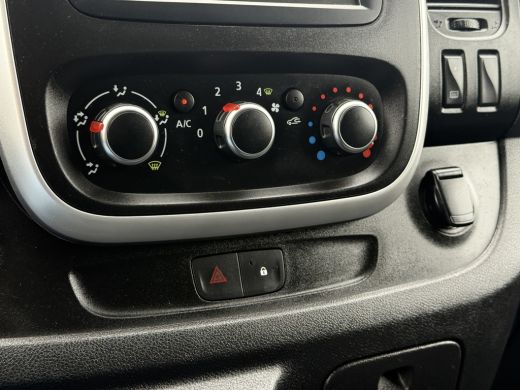 Renault Trafic 1.6 dCi / L1H1 / 1e EIG. / INRICHTING / TREKHAAK / AIRCO / CRUISE / LED / NAVI / 3-ZITS ActivLease financial lease