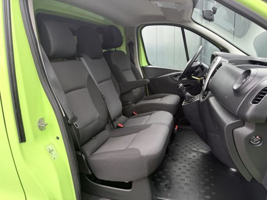 Renault Trafic 1.6 dCi / L1H1 / 1e EIG. / INRICHTING / TREKHAAK / AIRCO / CRUISE / LED / NAVI / 3-ZITS ActivLease financial lease