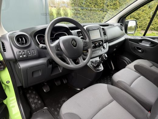 Renault Trafic 1.6 dCi / L1H1 / 1e EIG. / INRICHTING / TREKHAAK / AIRCO / CRUISE / LED / NAVI / 3-ZITS ActivLease financial lease