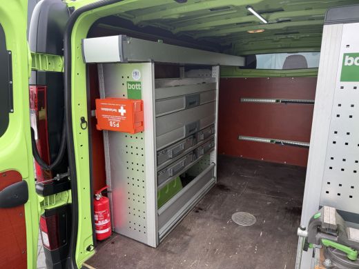 Renault Trafic 1.6 dCi / L1H1 / 1e EIG. / INRICHTING / TREKHAAK / AIRCO / CRUISE / LED / NAVI / 3-ZITS ActivLease financial lease