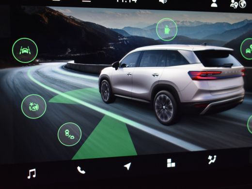 Skoda Kodiaq Edition PHEV Pano Trekhaak | LED achterlichten | LED interieurverlichting inclusief sfeerverlicht... ActivLease financial lease