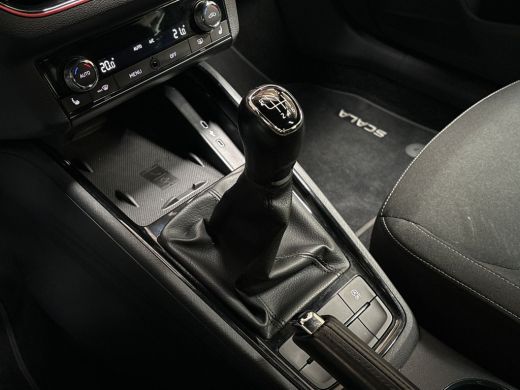 Skoda Scala 1.0 TSI Sport (APPLE CARPLAY, KUIPSTOELEN, CLIMATE, STOELVERWARMING, SPORTSTOELEN, GETINT GLAS, P... ActivLease financial lease