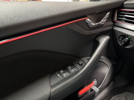 Skoda Scala 1.0 TSI Sport (APPLE CARPLAY, KUIPSTOELEN, CLIMATE, STOELVERWARMING, SPORTSTOELEN, GETINT GLAS, P... ActivLease financial lease