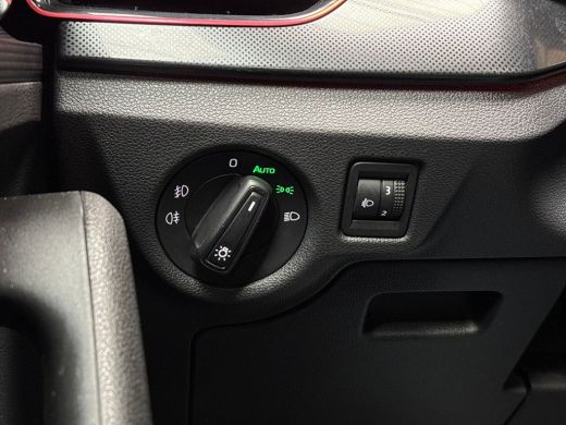 Skoda Scala 1.0 TSI Sport (APPLE CARPLAY, KUIPSTOELEN, CLIMATE, STOELVERWARMING, SPORTSTOELEN, GETINT GLAS, P... ActivLease financial lease