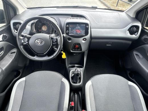 Toyota Aygo 1.0 VVT-i x-joy | 06-10141018 Voor meer informatie ActivLease financial lease