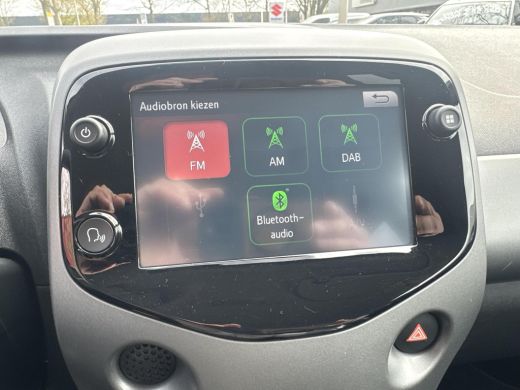 Toyota Aygo 1.0 VVT-i x-joy | 06-10141018 Voor meer informatie ActivLease financial lease