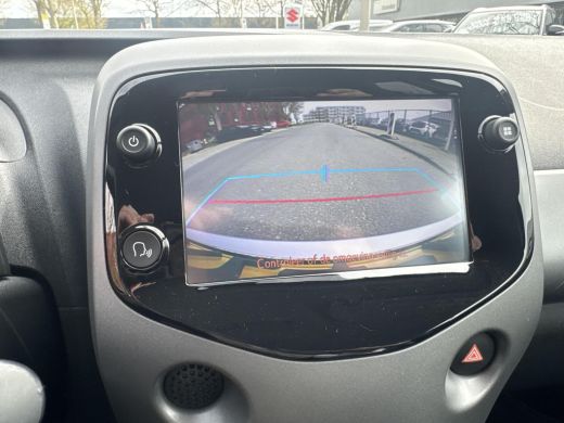 Toyota Aygo 1.0 VVT-i x-joy | 06-10141018 Voor meer informatie ActivLease financial lease