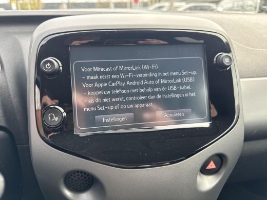 Toyota Aygo 1.0 VVT-i x-joy | 06-10141018 Voor meer informatie ActivLease financial lease