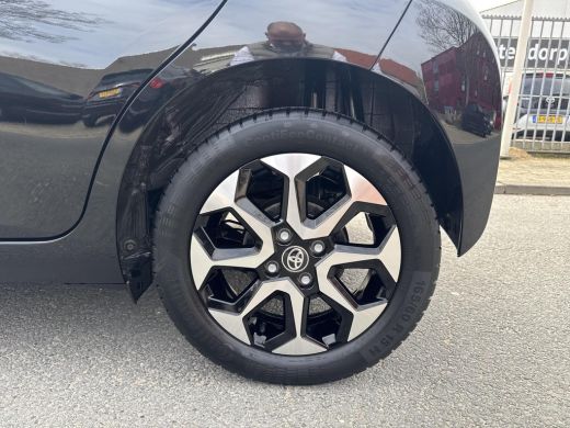 Toyota Aygo 1.0 VVT-i x-joy | 06-10141018 Voor meer informatie ActivLease financial lease