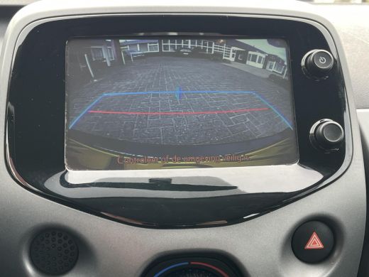 Toyota Aygo 1.0 VVT-i x-play | 5 deurs | Airconditioning | Parkeercamera | Bluetooth | Licht metalen velgen | ActivLease financial lease