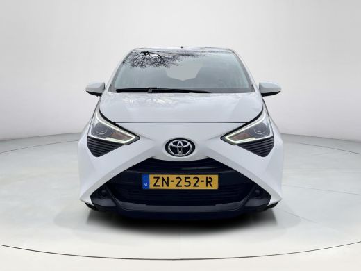 Toyota Aygo 1.0 VVT-i x-play | 5 deurs | Airconditioning | Parkeercamera | Bluetooth | Licht metalen velgen | ActivLease financial lease