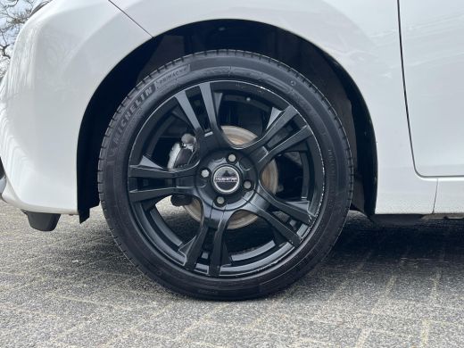 Toyota Aygo 1.0 VVT-i x-play | 5 deurs | Airconditioning | Parkeercamera | Bluetooth | Licht metalen velgen | ActivLease financial lease