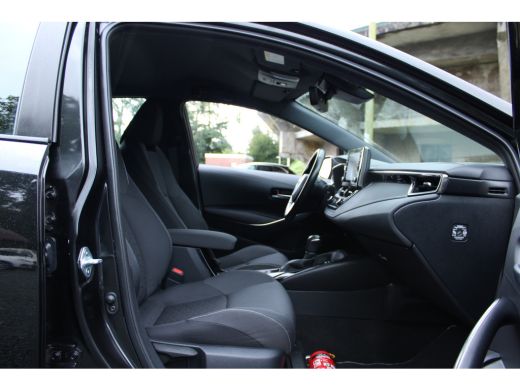 Toyota Corolla 1.8 HYBRID AUT. DYNAMIC NAVI/CAMERA/CARPLAY ActivLease financial lease