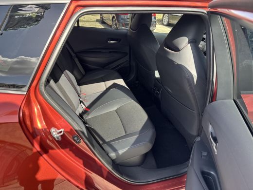 Toyota Corolla Touring Sports Hybrid 200 GR Sport | 06-10141018 Voor meer informatie ActivLease financial lease