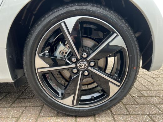 Toyota Yaris 1.5 Hybrid 130 Executive ActivLease financial lease