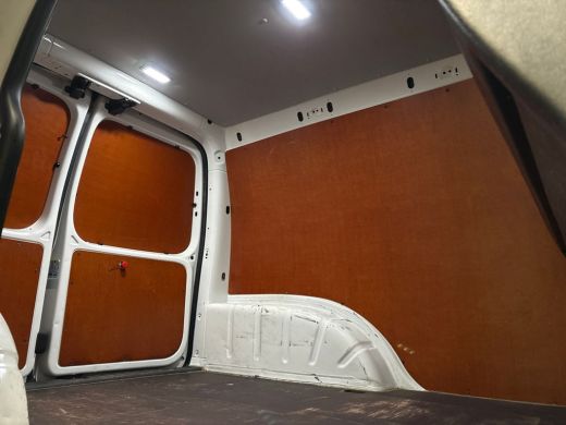 Volkswagen Caddy 2.0 TDI L1H1 BMT Sport Automaat (APPLE CARPLAY, NAVIGATIE, CAMERA, LM VELGEN, CRUISE, TREKHAAK, P... ActivLease financial lease