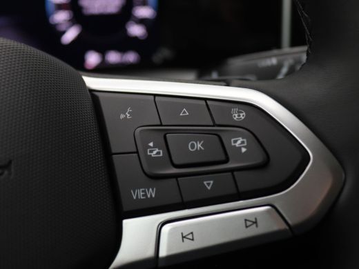 Volkswagen Golf 1.5 eHybrid Life Edition 204PK DSG Trekhaak, Memorystoel, Ergo Active Stoelen, 17" LM Velgen, Key... ActivLease financial lease