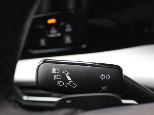 Volkswagen Golf 1.5 eHybrid Life Edition 204PK DSG Trekhaak, Memorystoel, Ergo Active Stoelen, 17" LM Velgen, Key... ActivLease financial lease