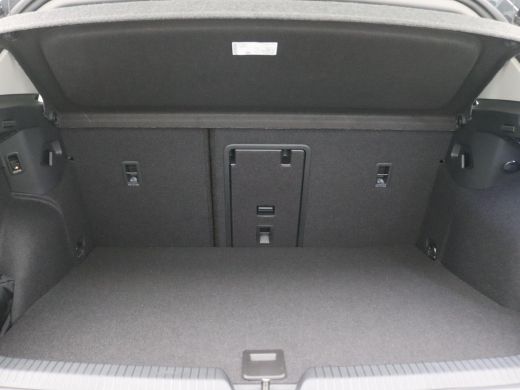 Volkswagen Golf 1.5 eHybrid Life Edition 204PK DSG Trekhaak, Memorystoel, Ergo Active Stoelen, 17" LM Velgen, Key... ActivLease financial lease