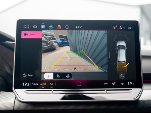 Volkswagen Golf 1.5 eTSI 50 Edition | Panodak | Trekhaak wegkl. | Stoelgeheugen | Head Up | IQ Light | Prijs Rijk... ActivLease financial lease