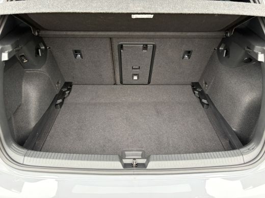 Volkswagen Golf 1.5 eTSI 50 Edition | Panodak | Trekhaak wegkl. | Stoelgeheugen | Head Up | IQ Light | Prijs Rijk... ActivLease financial lease