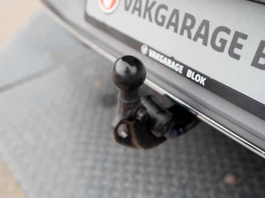 Volkswagen Golf 1.5 eTSI 50 Edition | Panodak | Trekhaak wegkl. | Stoelgeheugen | Head Up | IQ Light | Prijs Rijk... ActivLease financial lease