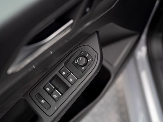 Volkswagen Golf 1.5 eTSI 50 Edition | Panodak | Trekhaak wegkl. | Stoelgeheugen | Head Up | IQ Light | Prijs Rijk... ActivLease financial lease