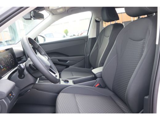 Volkswagen T-Roc Life First Edition Trekhaak | 'App-Connect' draadloze smartphone integratie | Automatische afstan... ActivLease financial lease