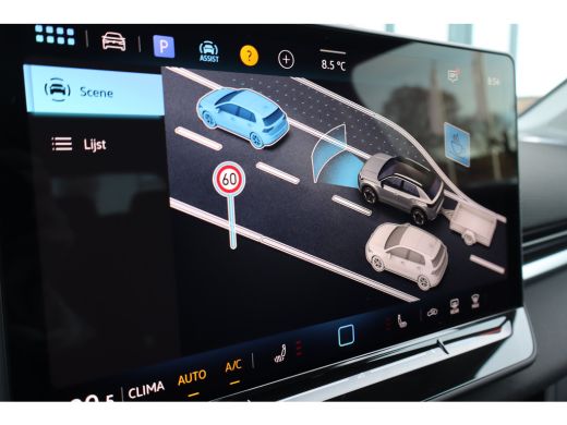 Volkswagen T-Roc Life First Edition Trekhaak | 'App-Connect' draadloze smartphone integratie | Automatische afstan... ActivLease financial lease