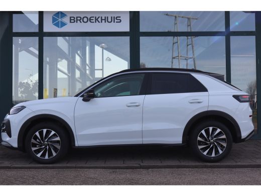 Volkswagen T-Roc Life First Edition Trekhaak | 'App-Connect' draadloze smartphone integratie | Automatische afstan... ActivLease financial lease