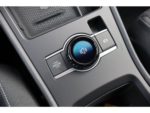 Volkswagen T-Roc Life First Edition Trekhaak | 'App-Connect' draadloze smartphone integratie | Automatische afstan... ActivLease financial lease