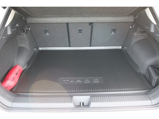 Volkswagen T-Roc Life First Edition Trekhaak | 'App-Connect' draadloze smartphone integratie | Automatische afstan... ActivLease financial lease