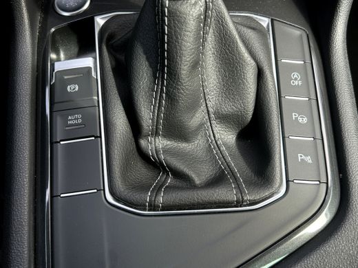 Volkswagen Tiguan 1.5 TSI R-Line Business+ | Pano | Adap. Cruise Control | H&K Audio | Stuur Verwarming | Camera | ... ActivLease financial lease