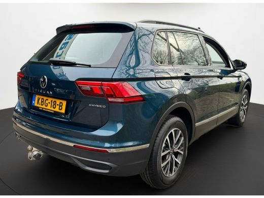 Volkswagen Tiguan E-HYBRID 245PK DSG LIFE NAVI/VIRTUAL/TREKHAAK ActivLease financial lease