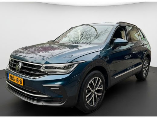 Volkswagen Tiguan E-HYBRID 245PK DSG LIFE NAVI/VIRTUAL/TREKHAAK ActivLease financial lease